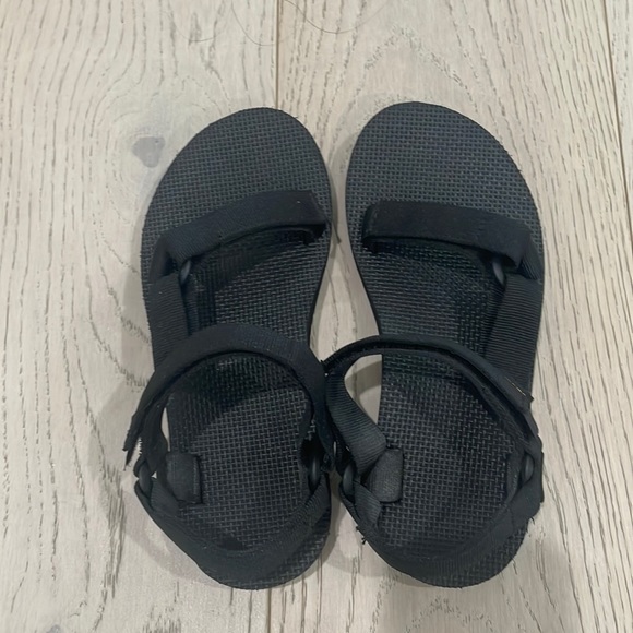 TEVA Women's Original Universal Comfortable Quick-Drying Casual Sport Sandal - Picture 2 of 4